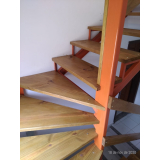 prancha de madeira para escada orçamento Dom Avelar