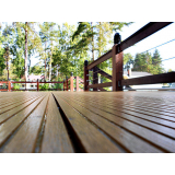 madeira de deck de piscina Lapinha